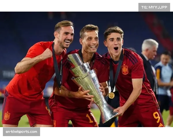 巴黎中场法比安鲁伊斯伤缺 组织重任落在维蒂尼亚肩